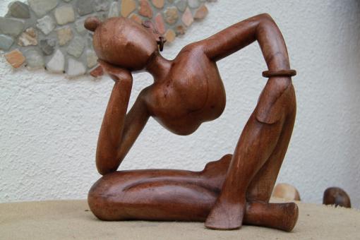 Abstrakte Figur "sinnierende Frau" 30 cm 