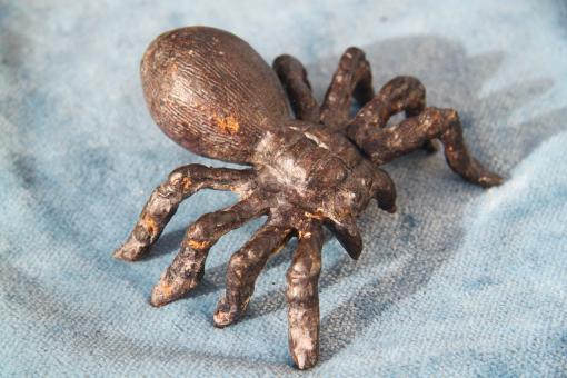 Spinne aus Bronze 9x 8 cm 