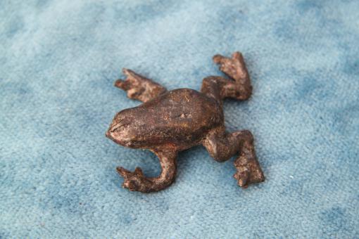 Frosch naus Bronze schwimmend 6x5 cm 