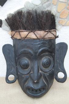 Maske schwarz aus Holz 40x30 cm 