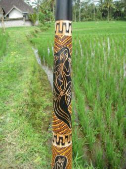 Didgeridoo Teak 2011 geschnitzt und bemalt 